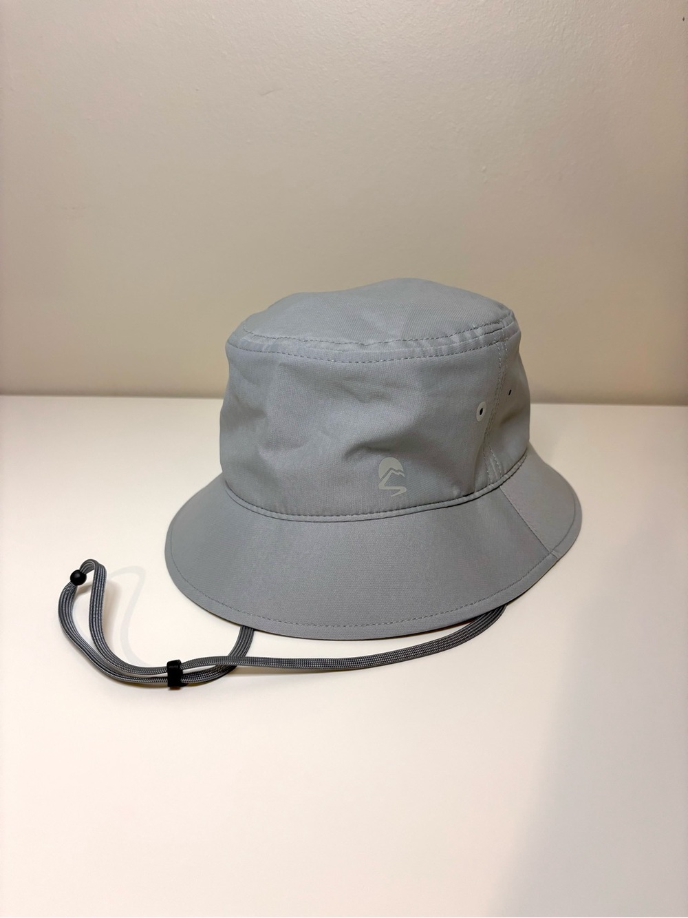 Sunday Afternoons Sunward Bucket Hat with Chin Strap, Gray, Medium